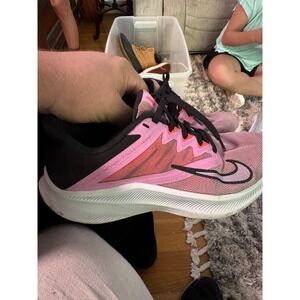 Nike Quest 3 Pink Black Running Shoes Womens 7 CD0232-600‎ Sneakers